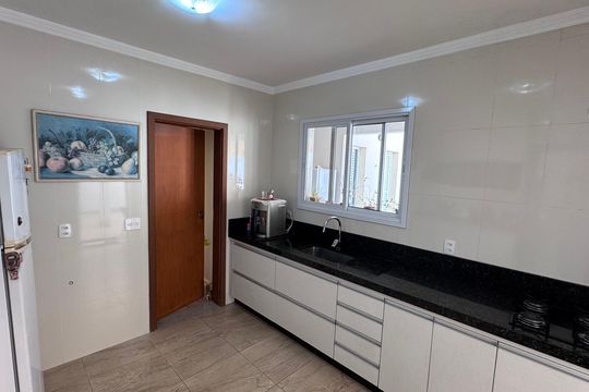 Cozinha de casa de condomínio à venda com 4 quartos, 311m² em Swiss Park, Campinas