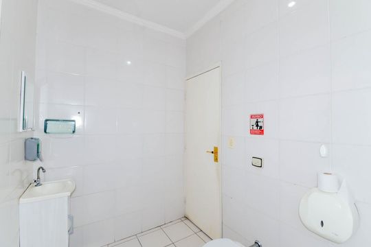 Banheiro de casa à venda com 4 quartos, 127m² em Jardim Santa Francisca, Guarulhos