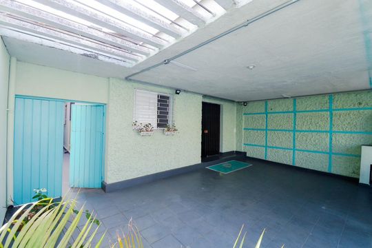 Área Externa de casa à venda com 4 quartos, 127m² em Jardim Santa Francisca, Guarulhos