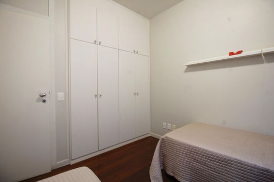 Quarto 3 de apartamento à venda com 4 quartos, 140m² em Carmo, Belo Horizonte