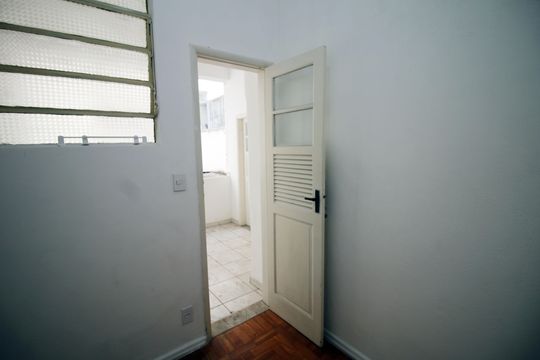 Quarto de Serviço de apartamento para alugar com 2 quartos, 70m² em Bonsucesso, Rio de Janeiro