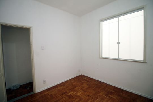 Quarto 2 de apartamento para alugar com 2 quartos, 70m² em Bonsucesso, Rio de Janeiro