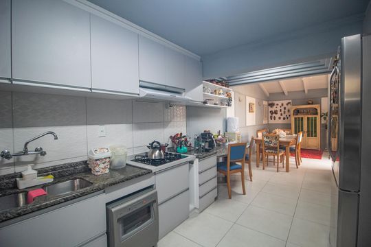 Cozinha de casa à venda com 4 quartos, 280m² em Ipanema, Porto Alegre