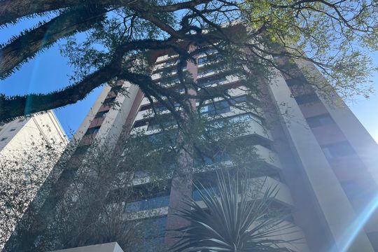 Fachada do Prédio de apartamento à venda com 2 quartos, 129m² em Lapa, São Paulo