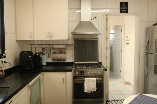 Cozinha de apartamento à venda com 2 quartos, 129m² em Lapa, São Paulo