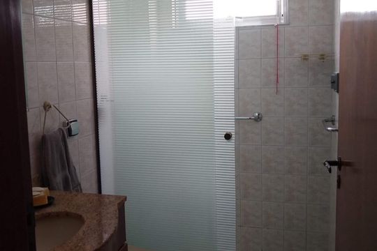 Banheiro Social de apartamento à venda com 2 quartos, 77m² em Santana, São Paulo