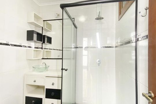Banheiro de apartamento à venda com 1 quarto, 43m² em Centro, Novo Hamburgo