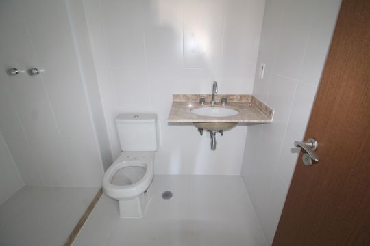 Banheiro da Suíte 3 de apartamento à venda com 3 quartos, 133m² em Jardim São Paulo, São Paulo