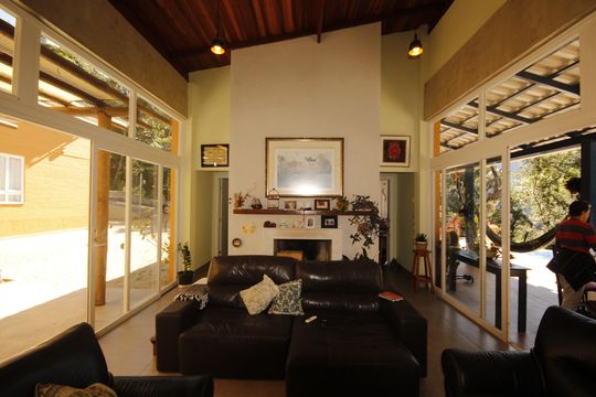 Sala de casa de condomínio à venda com 4 quartos, 961m² em Jardim Petropolis, Nova Lima
