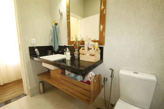 Banheiro 3 de casa de condomínio à venda com 4 quartos, 961m² em Jardim Petropolis, Nova Lima