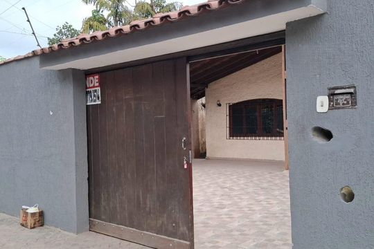 Fachada de casa para alugar com 3 quartos, 150m² em Loteamento Joao Batista Juliao, Guarujá
