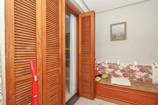 Varanda Quarto 2 de apartamento à venda com 4 quartos, 228m² em Jardim Itu, Porto Alegre