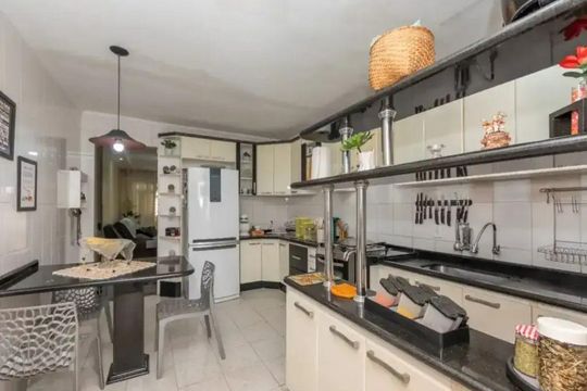 Cozinha de casa para alugar com 3 quartos, 300m² em Vila Nina, São Paulo