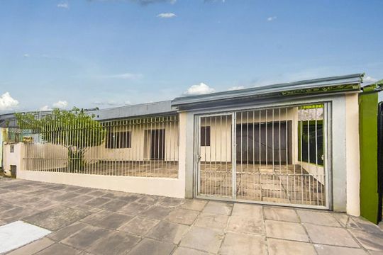 Fachada de casa à venda com 2 quartos, 87m² em Feitoria, São Leopoldo