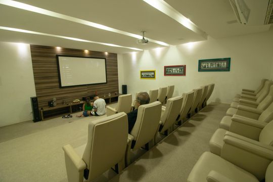 Cinema de apartamento à venda com 3 quartos, 181m² em Recreio dos Bandeirantes, Rio de Janeiro