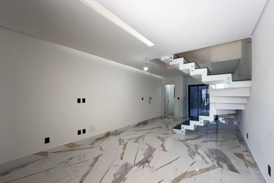 Sala/Cozinha de casa à venda com 4 quartos, 192m² em Vila Monumento, São Paulo