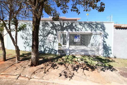 Fachada  de casa à venda com 3 quartos, 270m² em Bosque de Barão Geraldo, Campinas