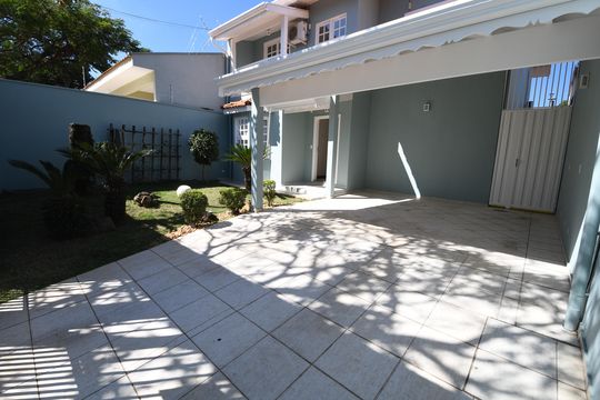 Garagem de casa à venda com 3 quartos, 270m² em Bosque de Barão Geraldo, Campinas