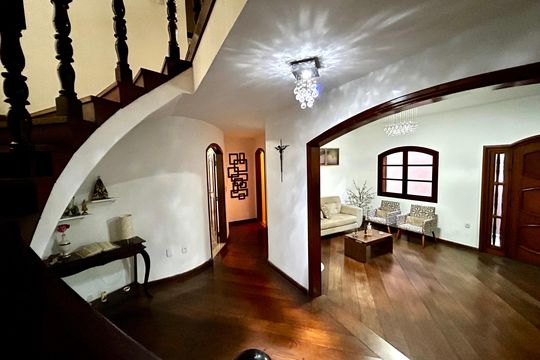 Entrada de casa para alugar com 6 quartos, 500m² em Gopouva, Guarulhos