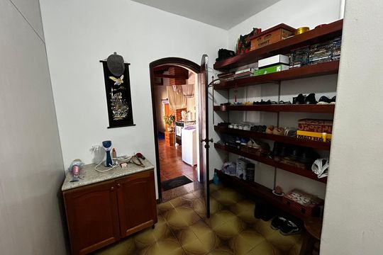 Dispensa de casa para alugar com 6 quartos, 500m² em Gopouva, Guarulhos