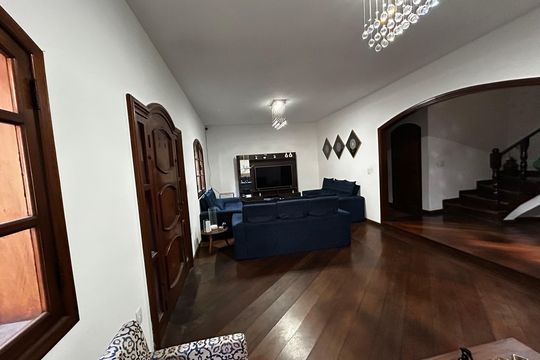 Sala de casa para alugar com 6 quartos, 500m² em Gopouva, Guarulhos