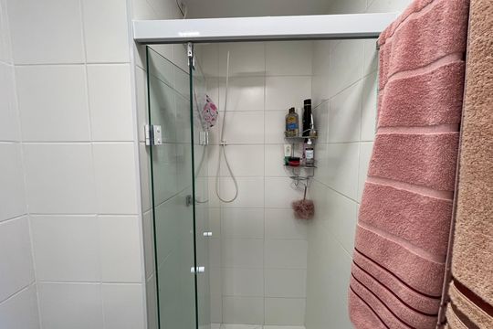Banheiro de kitnet/studio para alugar com 1 quarto, 24m² em Butantã, São Paulo
