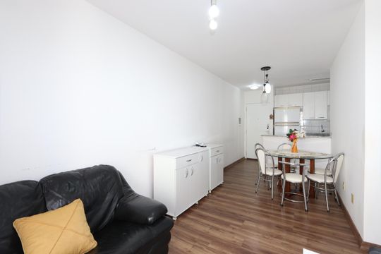 Sala de apartamento para alugar com 2 quartos, 50m² em Vila Antonieta, São Paulo