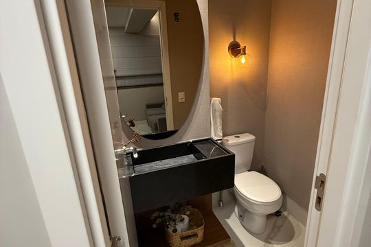 Lavabo de apartamento para alugar com 2 quartos, 110m² em Cambuí, Campinas