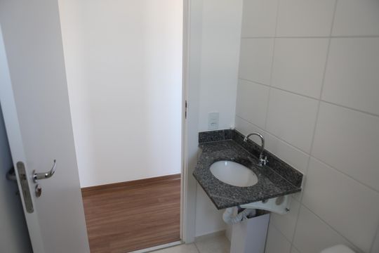 Banheiro de apartamento para alugar com 2 quartos, 47m² em Novo Riacho, Contagem