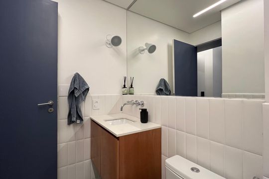 Banheiro de apartamento à venda com 1 quarto, 40m² em Pinheiros, São Paulo