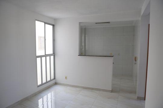 Sala de apartamento para alugar com 2 quartos, 46m² em Califórnia, Contagem