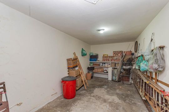 Garagem de casa à venda com 2 quartos, 117m² em Vila Gumercindo, São Paulo