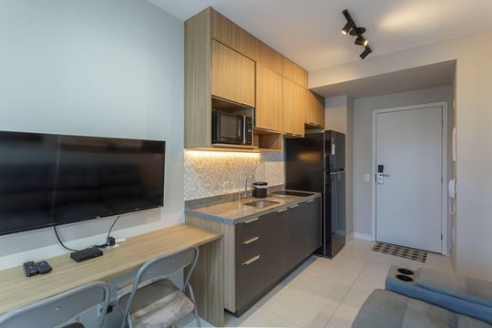 Cozinha de apartamento à venda com 1 quarto, 30m² em Indianópolis, São Paulo