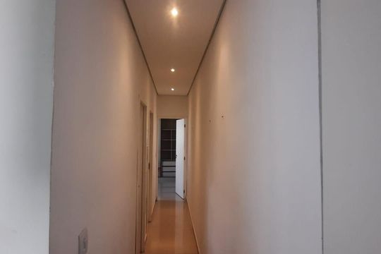 Corredor de casa para alugar com 3 quartos, 140m² em Penha de França, São Paulo