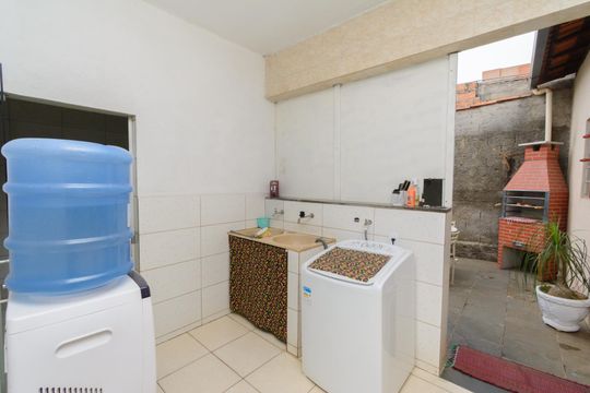 Área de Serviço de casa à venda com 4 quartos, 250m² em Miramar (barreiro), Belo Horizonte