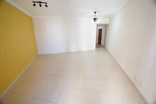 Sala de apartamento à venda com 3 quartos, 150m² em Centro, Campinas