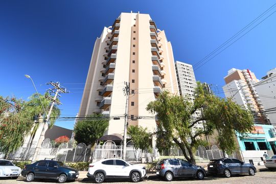 Fachada do Prédio de apartamento à venda com 3 quartos, 150m² em Centro, Campinas