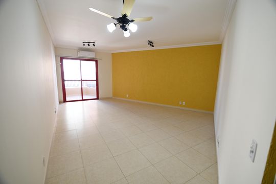 Apartamento à venda com 3 quartos, 150m² em Centro, Campinas