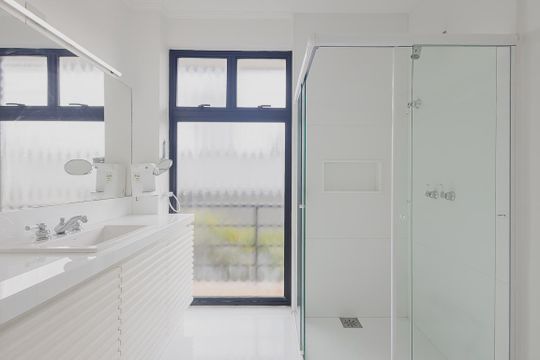 Banheiro da Suíte 3 de casa à venda com 5 quartos, 700m² em Boaçava, São Paulo