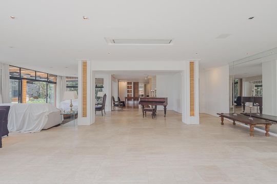Sala de casa à venda com 5 quartos, 700m² em Boaçava, São Paulo