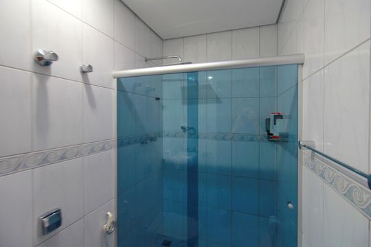 Banheiro da Suíte 1 de casa para alugar com 5 quartos, 357m² em Esplanada, Belo Horizonte