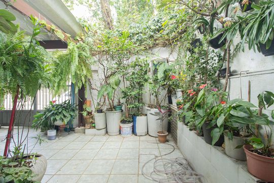 Entrada e jardim de casa à venda com 2 quartos, 90m² em Bosque da Saúde, São Paulo