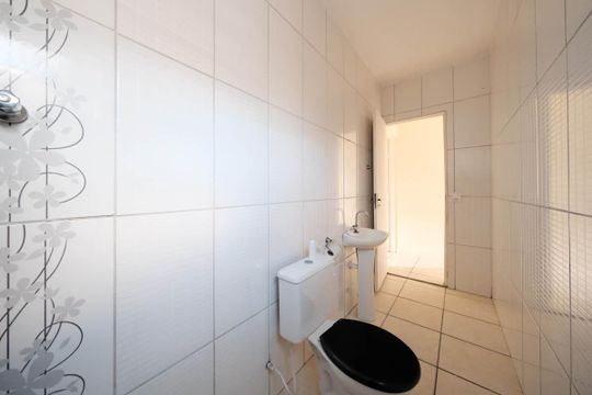 Banheiro de casa para alugar com 1 quarto, 100m² em Parque Cisper, São Paulo