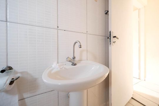 Banheiro de casa para alugar com 1 quarto, 100m² em Parque Cisper, São Paulo