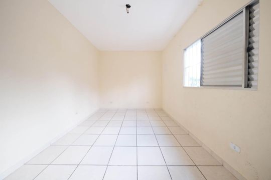 Quarto de casa para alugar com 1 quarto, 100m² em Parque Cisper, São Paulo