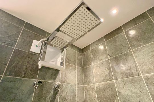 Banheiro de kitnet/studio à venda com 1 quarto, 37m² em Pinheiros, São Paulo