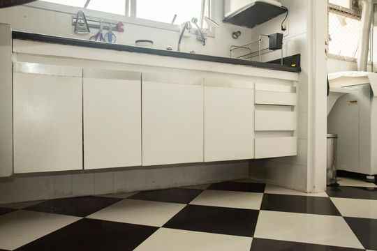 Cozinha de apartamento à venda com 3 quartos, 220m² em Vila Clementino, São Paulo