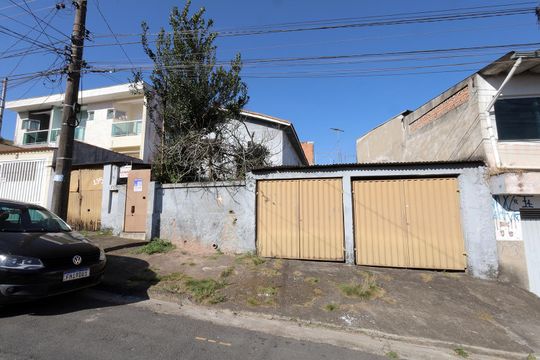 Fachada de casa à venda com 3 quartos, 150m² em Vila Linda, Santo André