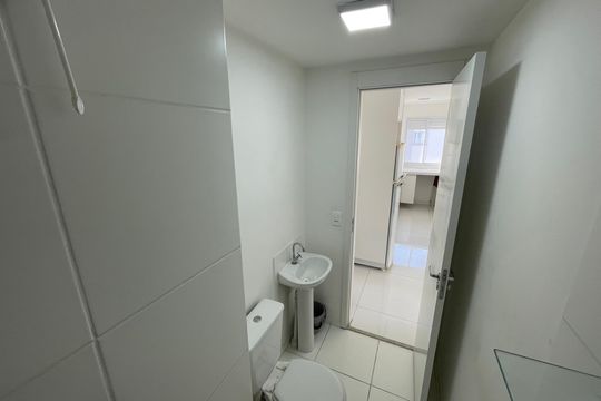 Banheiro de apartamento à venda com 2 quartos, 38m² em Vila Flora, Guarulhos