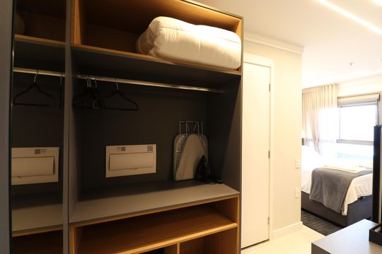 Cozinha de kitnet/studio à venda com 1 quarto, 24m² em Pompeia, São Paulo